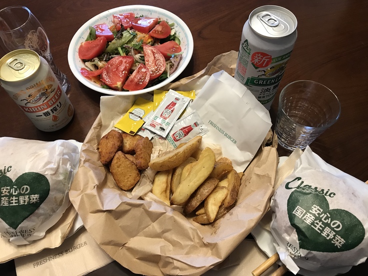 遅めランチはFreshness Burger からテイクアウト♪_c0212604_14521110.jpg