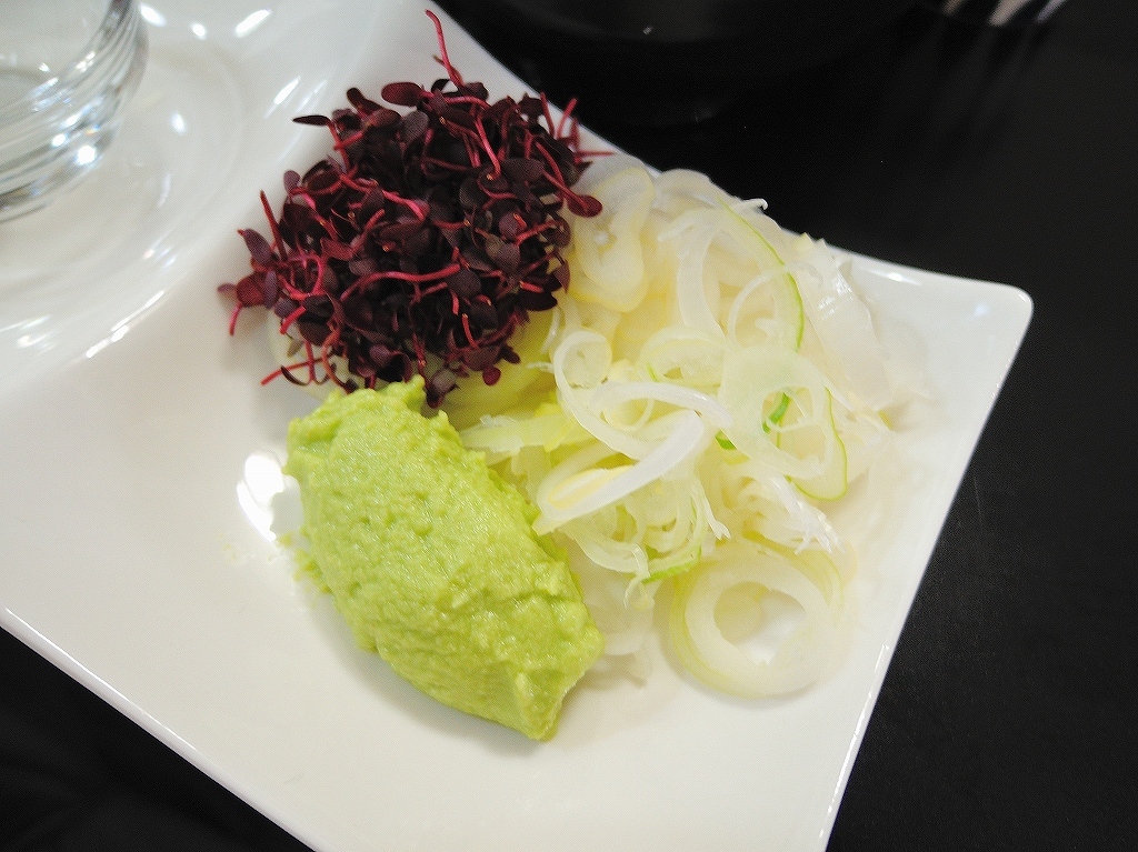 自家製麺 SHIN(新)@反町_c0395834_22441286.jpg