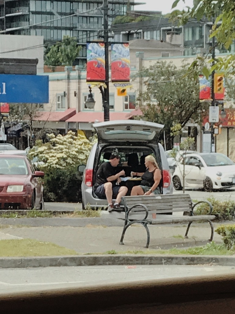 主人の車が新しくなって驚いたこと_d0129786_17413232.jpeg