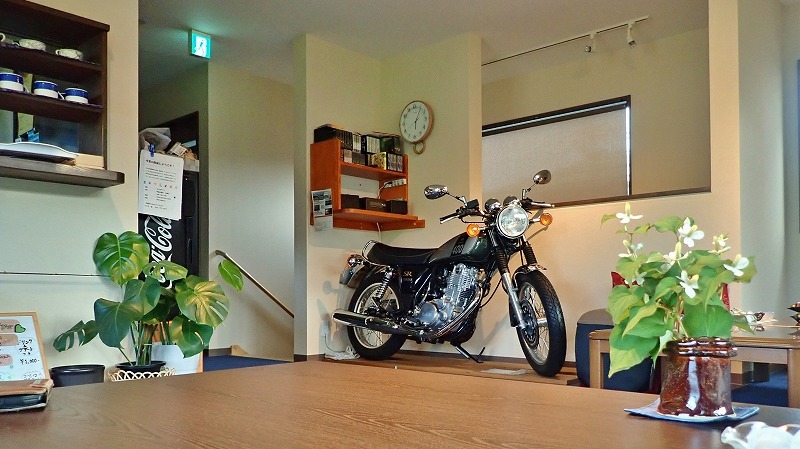 SR400 2年半の放置で流石にバッテリーが・・・_c0336902_20195027.jpg