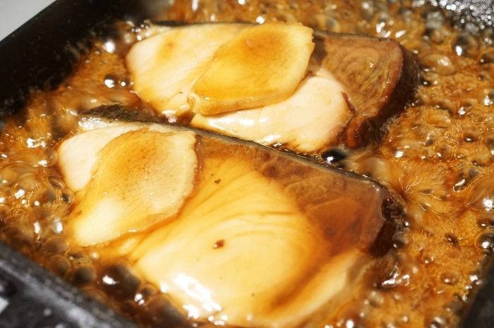 ■和食【簡単5分で ブリの照り焼き・甘辛バター 】濃厚な味わいです♪_b0033423_00065554.jpg