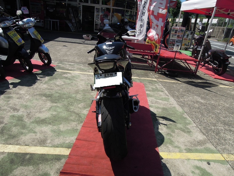 CBR1000RRのワンオーナーですよ!ですやん!_f0056935_16582601.jpg