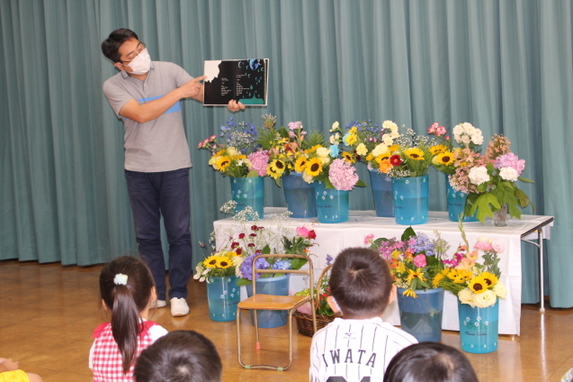 子どもの日・花の日礼拝_e0209845_11141096.jpg