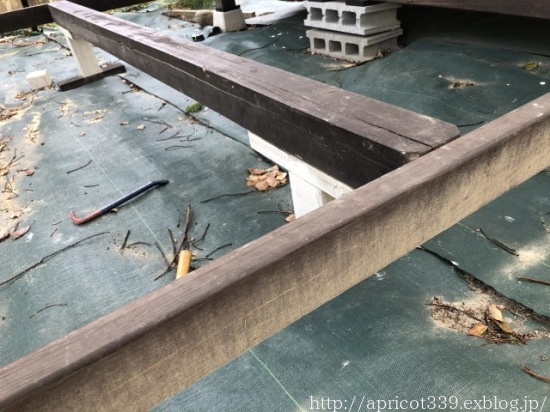 梅雨の庭しごと DIYでガーデンシェッドのウッドデッキ作り_c0293787_13041094.jpg