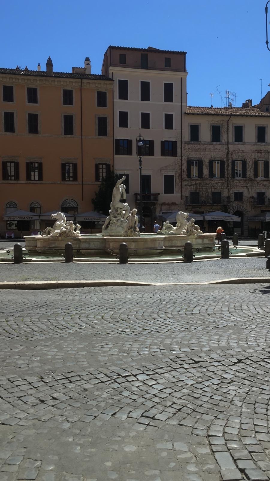 イタリアはまだまだ感染がおさまっていない様子_a0129711_14073453.jpg