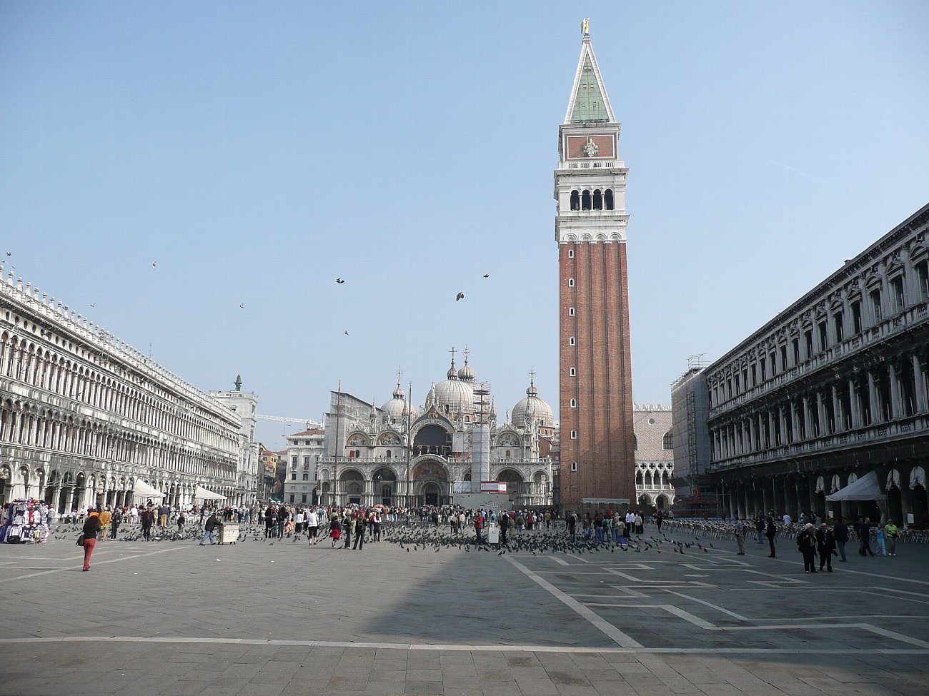ヴェネツィアのサンマルコ広場 レトロな建物を訪ねて