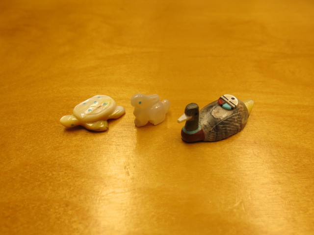 \"Zuni mother of pearl fetish & picasso marble fetish\"ってこんなこと。_c0140560_08131862.jpg