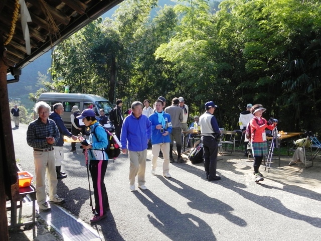 遍路道ウオーク2015・高校同級生のお接待応援_f0213825_12562348.jpg