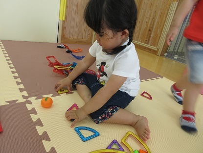 たんぽぽ組 お部屋あそび_c0212598_17325476.jpg
