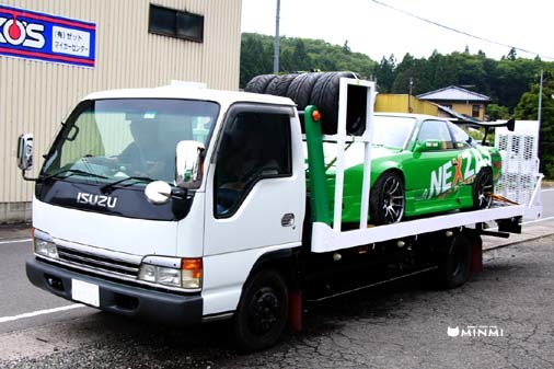 社長がどこかのサーキットに出かけていきました(≧▽≦)_c0140599_13550095.jpg