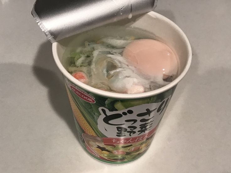 エースコックのカップ麺「どっさり野菜ちゃんぽん」_c0212604_1233867.jpg