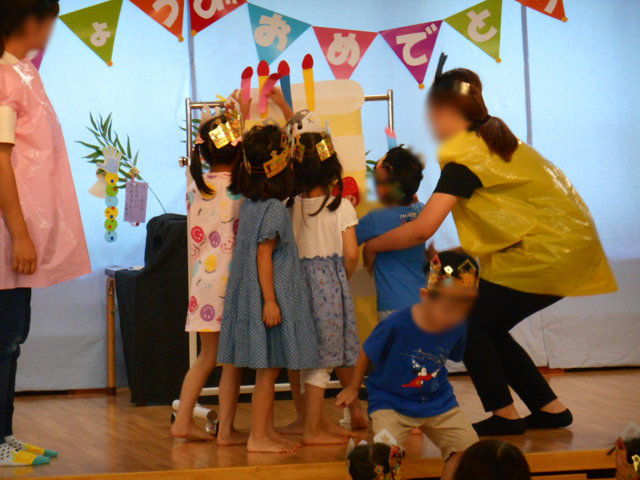 お誕生日会_e0148419_13463868.jpg