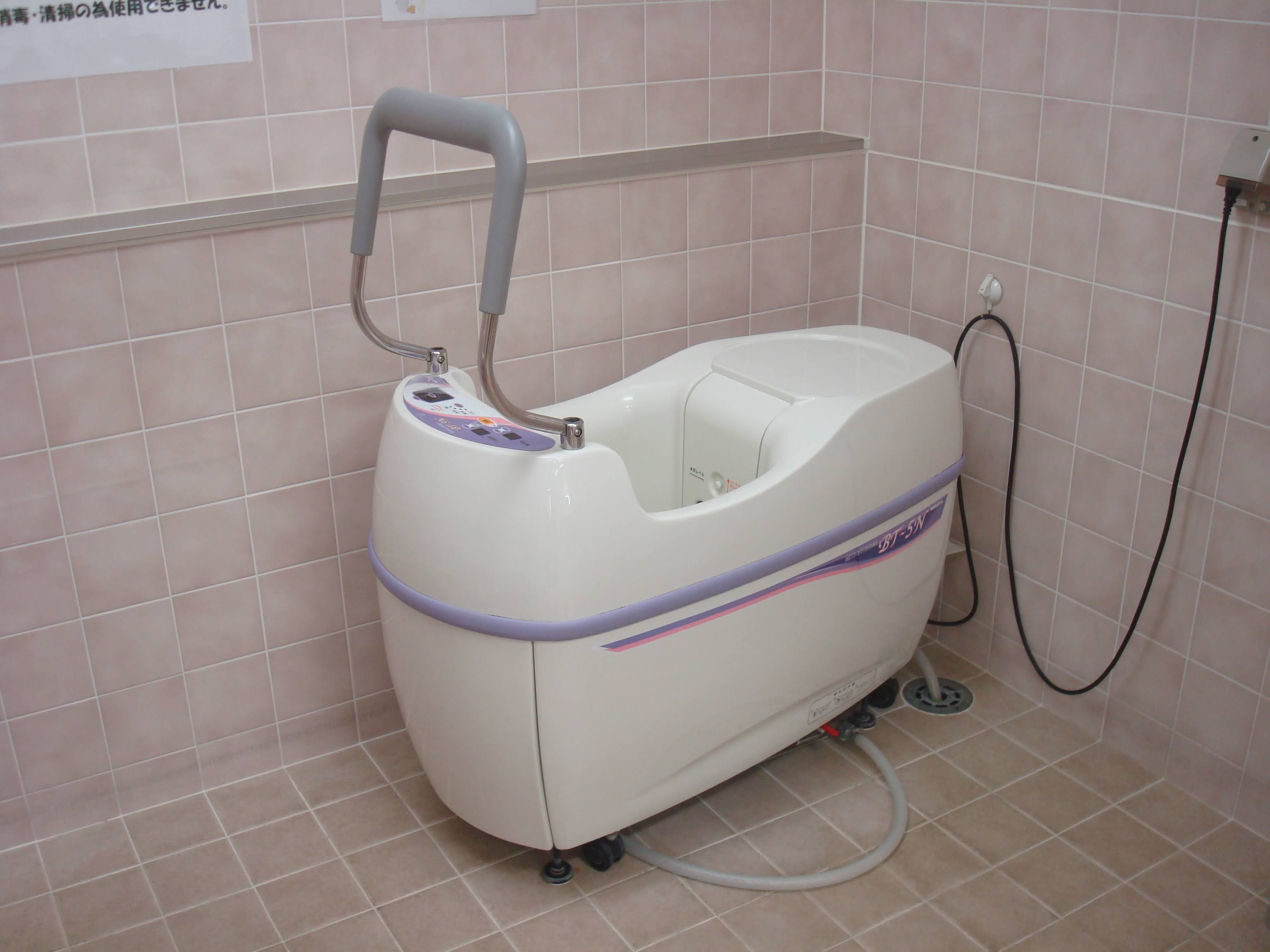 渦流浴装置(バイブラバス)｜物理療法機器の紹介_b0329026_20545179.jpg