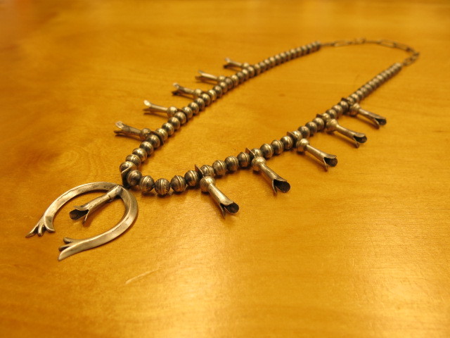 \"Navajo all handmade silver squash blossom necklace(Mary Jane Garcia)\"ってこんなこと。_c0140560_08404812.jpg