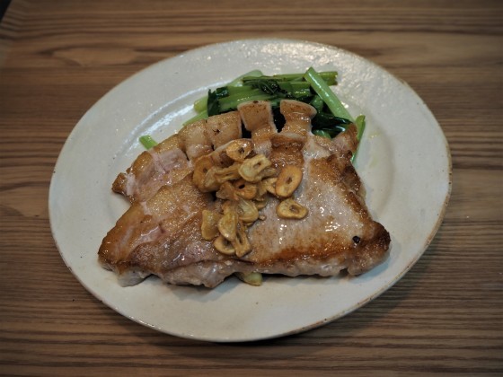 豚ロースのにんにくソテー_a0258686_07500989.jpg