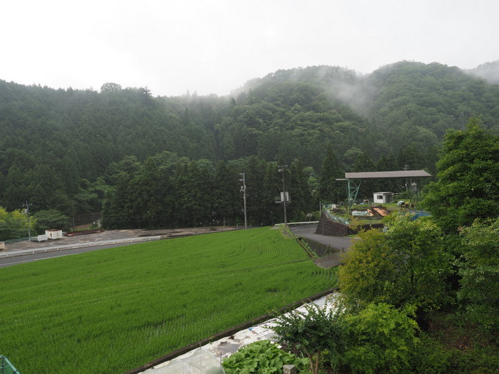 雨の一日&夜、地区の集まり_c0116915_23564204.jpg