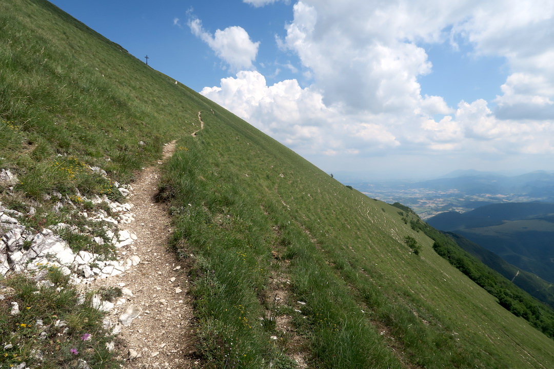 花いっぱいの魔女の山 Monte della Strega_f0234936_6303756.jpg