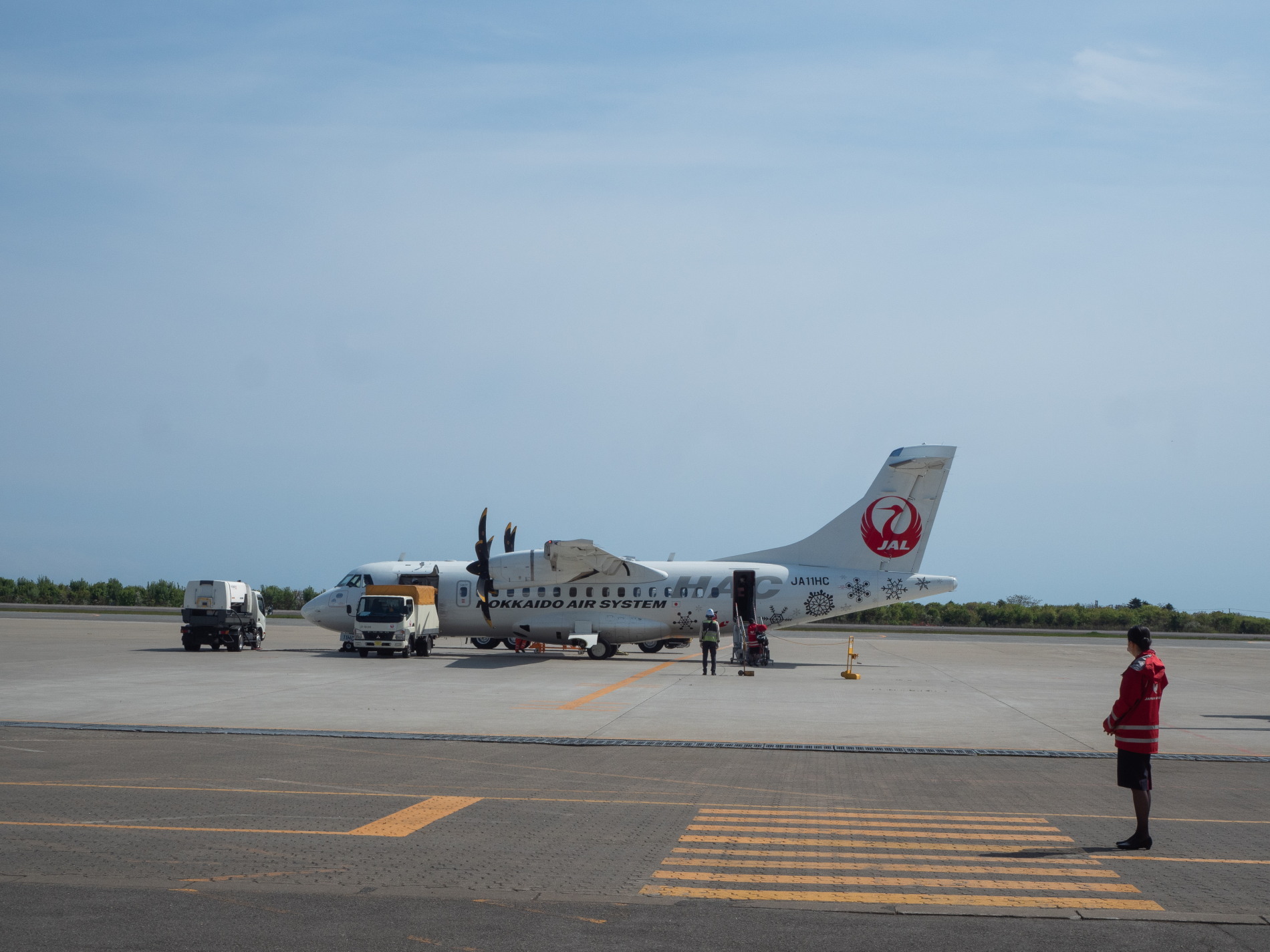 北海道エアシステムの新機材ATR42に乗って・・函館へ(1)_f0276498_13072930.jpg