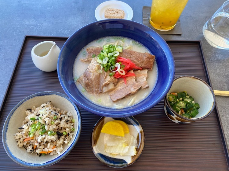 朝食 ハレクラニ 沖縄
