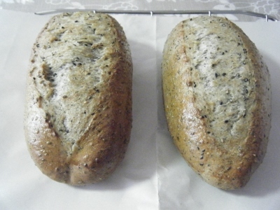 胡麻パン 修正版_e0260162_13245240.jpg