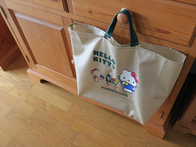 入手困難*新品未使用*紀ノ国屋*キティちゃん*コラボエコロジーバッグ*エコバッグ 廃盤》紀ノ国屋 ハローキティ エコロジーバッグ エコバッグ