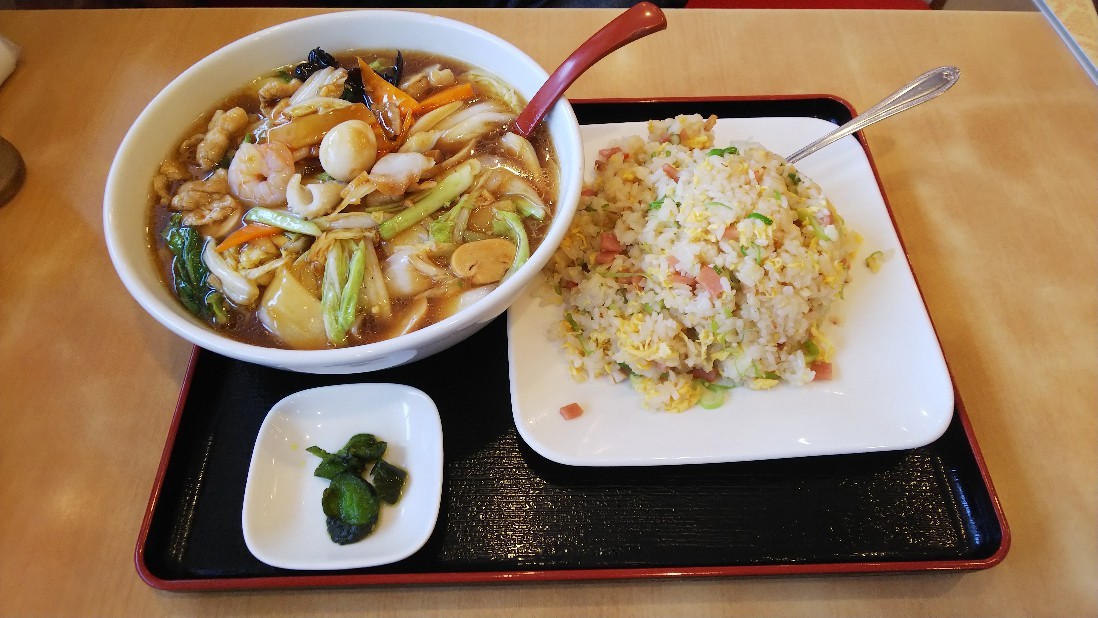 裾野市「台湾料理 興福順」刀削麺セット990円など_c0404632_19094423.jpg