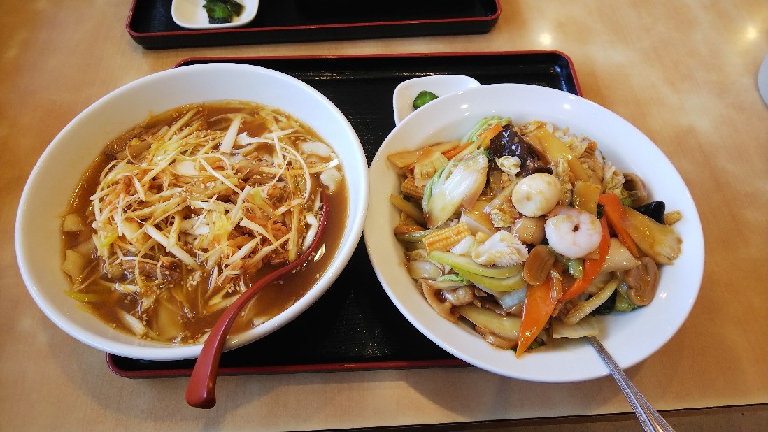 裾野市「台湾料理 興福順」刀削麺セット990円など_c0404632_19094426.jpg