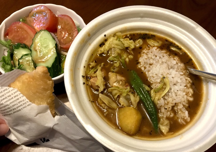 1/2日分の野菜!スパイス香るスープカレー(セブン)_c0212604_12533483.jpg