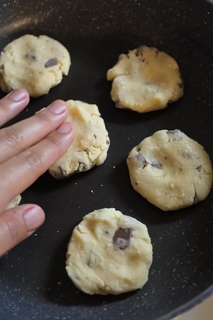 強力粉で作る フライパン焼き 厚焼きチョコチップクッキー マキパン Homebake パンとお菓子と時々ワイン