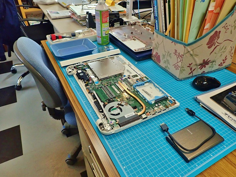 クリエイティブパソコンの設置作業_c0336902_20035327.jpg