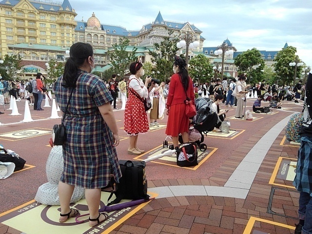 【東京ディズニー再開】千葉は雨降ってないの？_b0009849_09061549.jpeg