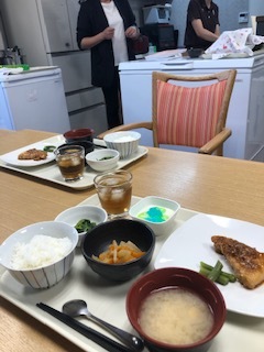 京都生活 ~はるかぜガーデン御前のお昼ごはん~_c0218368_13115872.jpg