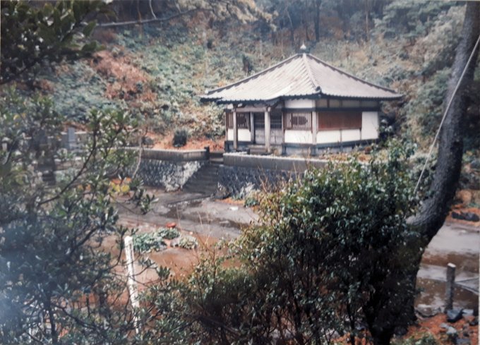 2020/6/19conc.-30am00:14上醍醐、山田浅右衛門墓と霊厳寺、西伊豆城ケ崎蓮着寺、森戸神社水天宮の子授け石、蓮を被る子、沖縄慰霊の日、葉山の庚申塔、鋸山、大力石持ち上げ方、大掃除_b0116271_01100973.jpg