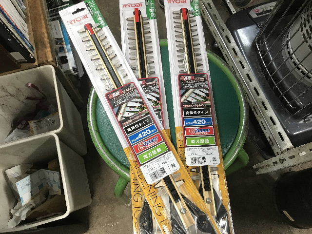 剪定の準備は始まっている。_f0031037_19181887.jpg