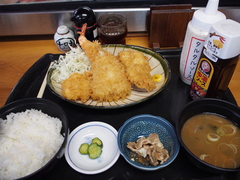 【刺身ネタで作る天下無敵のミックスフライ定食】和食処 さくら ＠千葉市地方卸売市場_b0008655_22270004.jpg