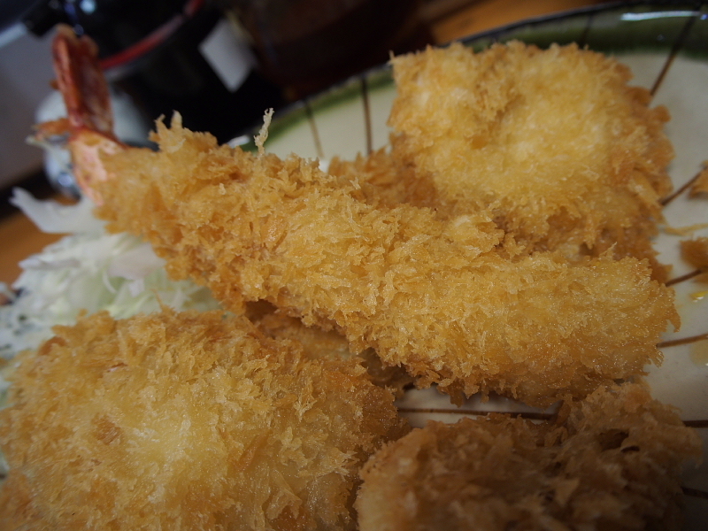 【刺身ネタで作る天下無敵のミックスフライ定食】和食処 さくら ＠千葉市地方卸売市場_b0008655_22315963.jpg