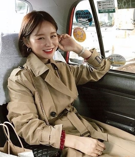 女優からブランド立ち上げ!IMVELYイム・ジヒョン 超かわいいインフルエンサー 炎上!整形?貢がせ?髪型が可愛い! _f0158064_19404138.jpg