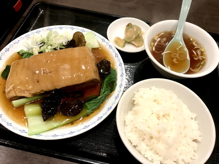 四つ角飯店 立川 町中華でランチ よく飲むオバチャン 本日のメニュー