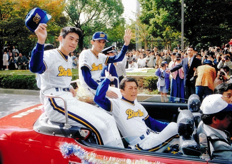 〔仰木彬〕近鉄バッファローズの1989年仰木マジック、届かなかった「あと1勝」『やるのはお前らやけど、責任は俺が取るから』「がんばろうKOBE」 被災地を照らした希望_c0219232_16244788.jpg