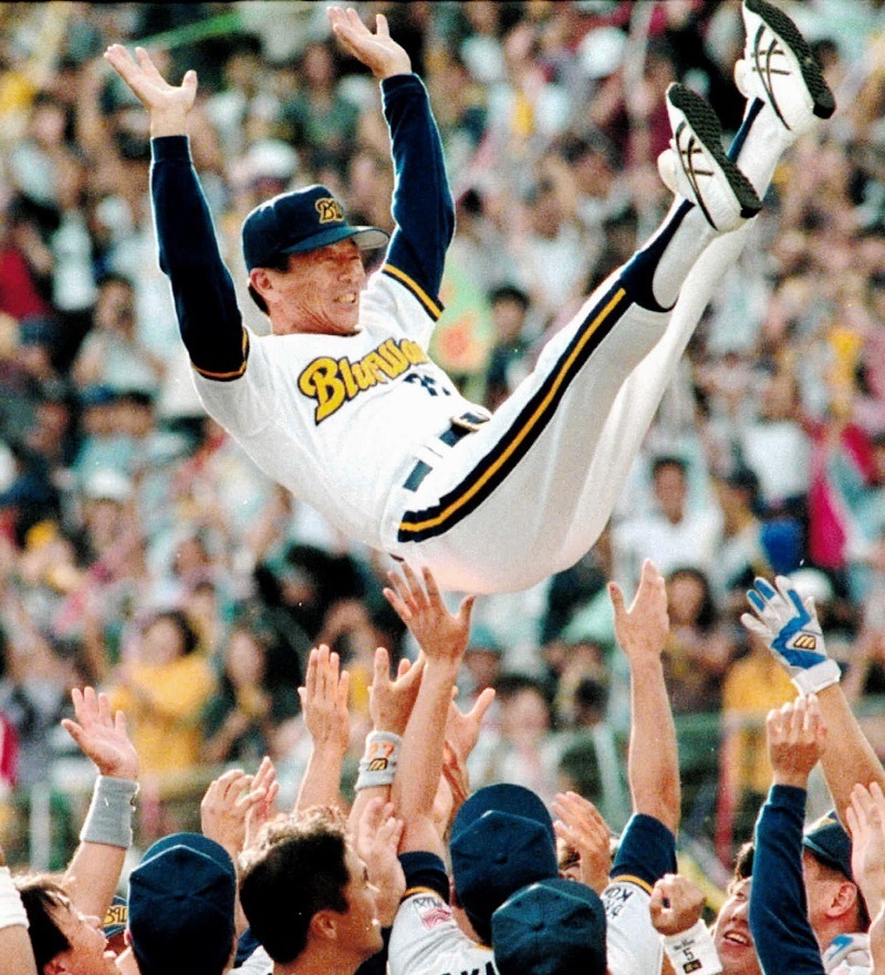 〔仰木彬〕近鉄バッファローズの1989年仰木マジック、届かなかった「あと1勝」『やるのはお前らやけど、責任は俺が取るから』「がんばろうKOBE」 被災地を照らした希望_c0219232_16253845.jpg