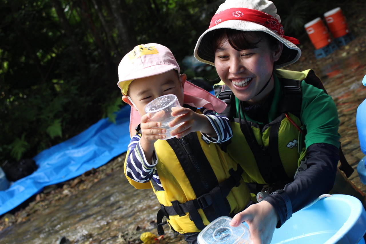 青空ようちえん〔週末〕かわであそぼう(6/28)久しぶりの親子川遊び。ちびっこから大人まで、泳いで、生き物を探して、ジャンプして!川をみんなで楽しみました。_d0363878_23431783.jpeg