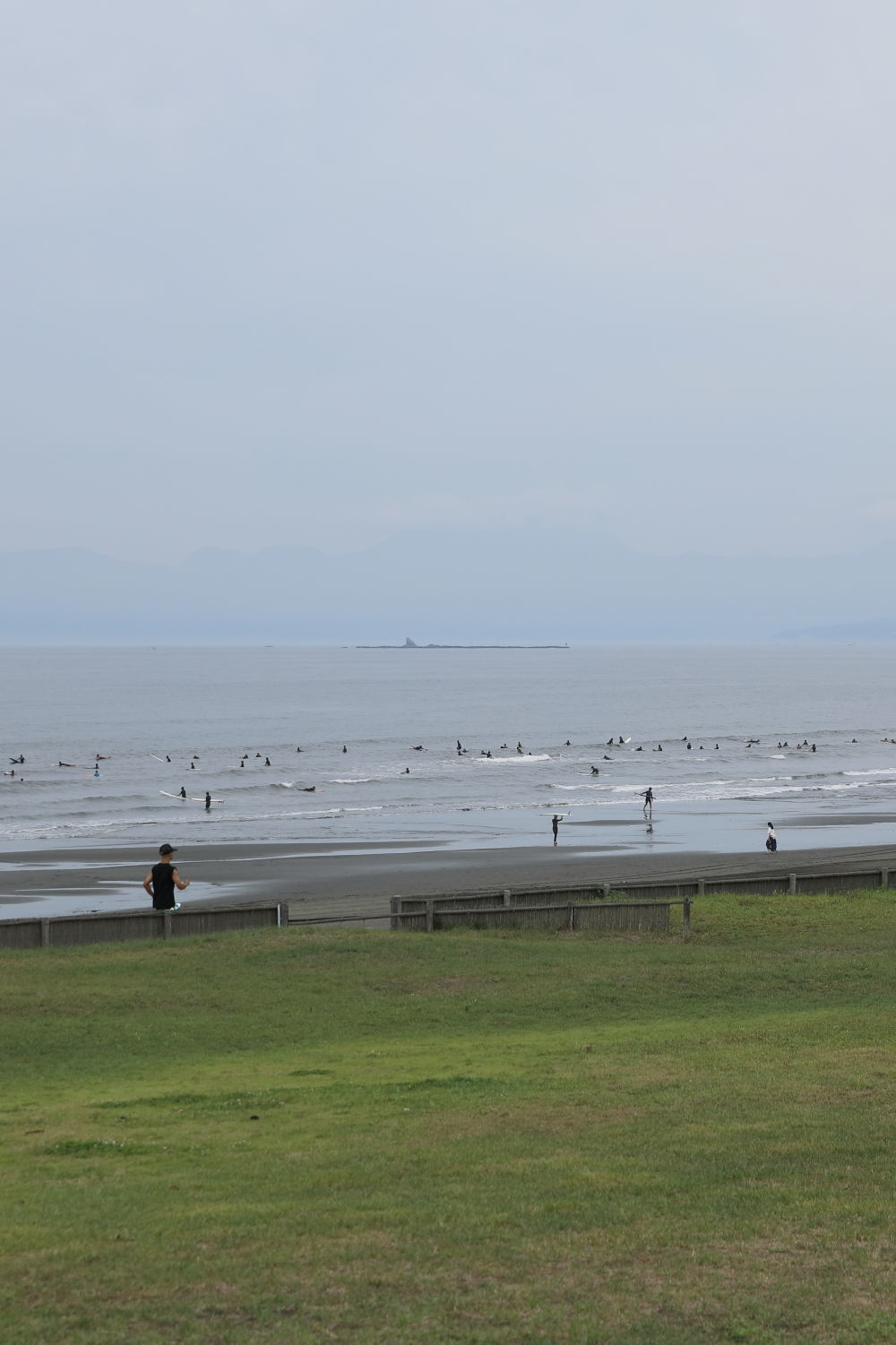 朝の鵠沼海岸♪_b0275998_13493709.jpg