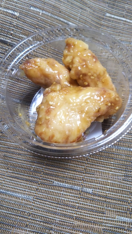 セブンイレブンで無料でゲットしたおにぎり2個+購入したお惣菜4種_f0076001_23124422.jpg