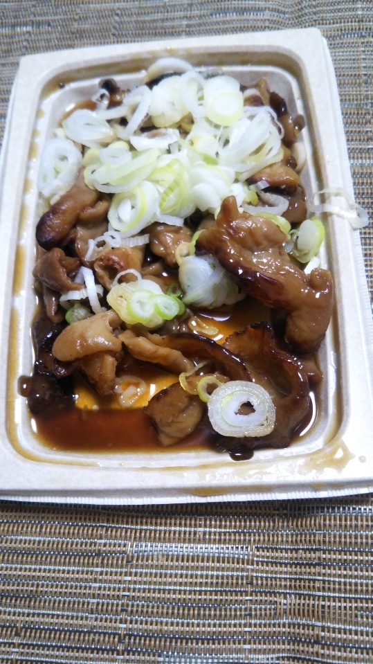 セブンイレブンで無料でゲットしたおにぎり2個+購入したお惣菜4種_f0076001_23131968.jpg