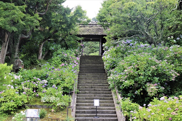 ご本堂への門が取り払われた東慶寺 07 04 フランス語と 鎌倉と 私と ご本堂への門が取り払われた東慶寺 07 04 フランス語と 鎌倉と 私と