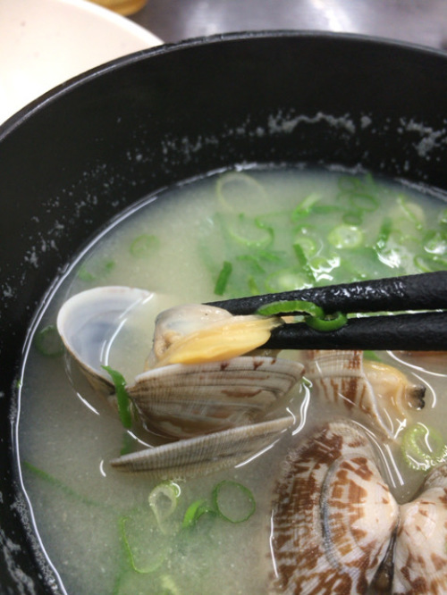 「資さんうどん 野芥店」鶏天とじ丼＋貝汁は最高だね！！_c0403415_13583027.jpg