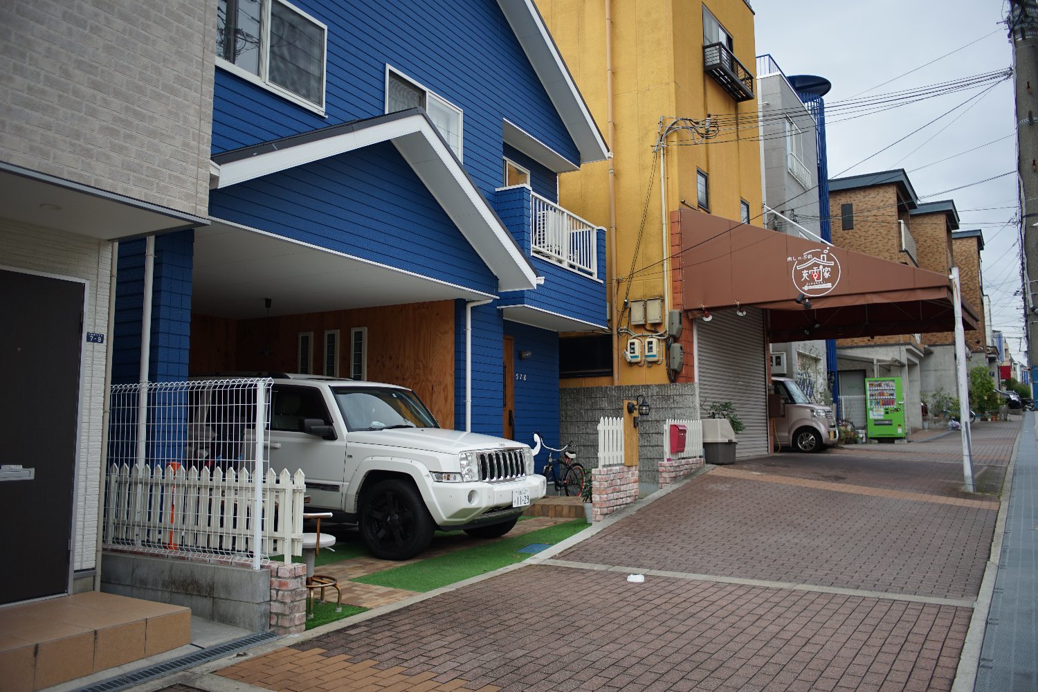 出て来た Ai Nikkor 28mm F2.8 で_b0069128_13181373.jpg