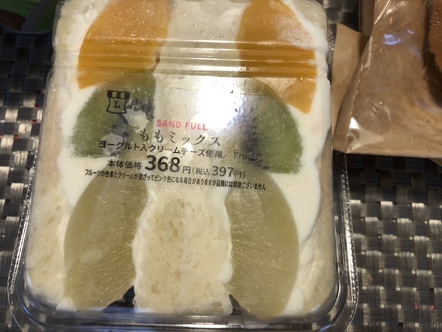【ローソンのフルーツサンド・ももミックス】_b0009849_14344021.jpeg