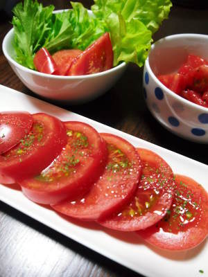 樹上完熟の朝採りトマト 最旬食材!大好評販売中!朝採り収穫の様子を現地取材!_a0254656_19013766.jpg