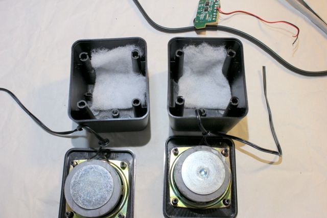 TPA1517NEで4台目のアンプを作って、ダイソーUSBミニスピーカーを鳴らす!の巻_f0325295_16571126.jpg